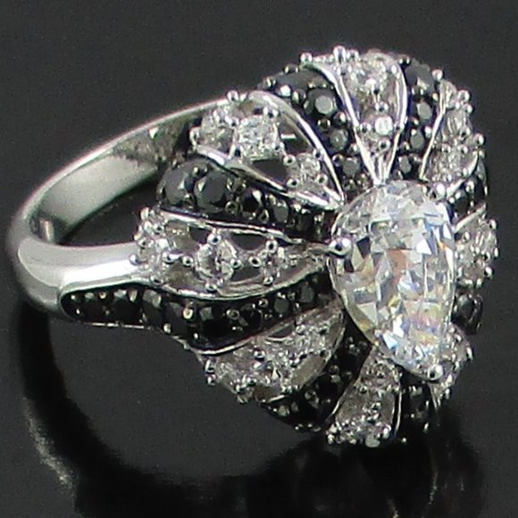Victoria Wieck 3.97ct Black & White Ring - Picture 5 of 7